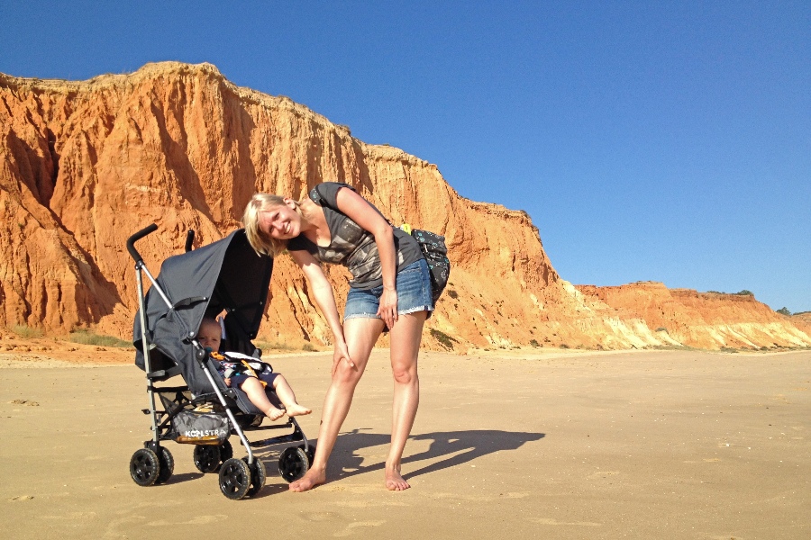 Oranje verlaten stranden in de Algarve met kinderen