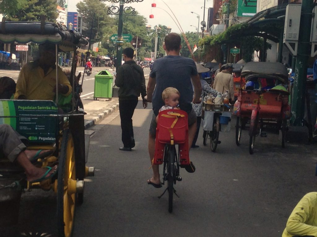 Op de fiets door Yogyakarta