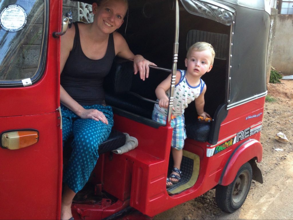 Tuktuks, niet weg te denken uit onze familiereis Sri Lanka