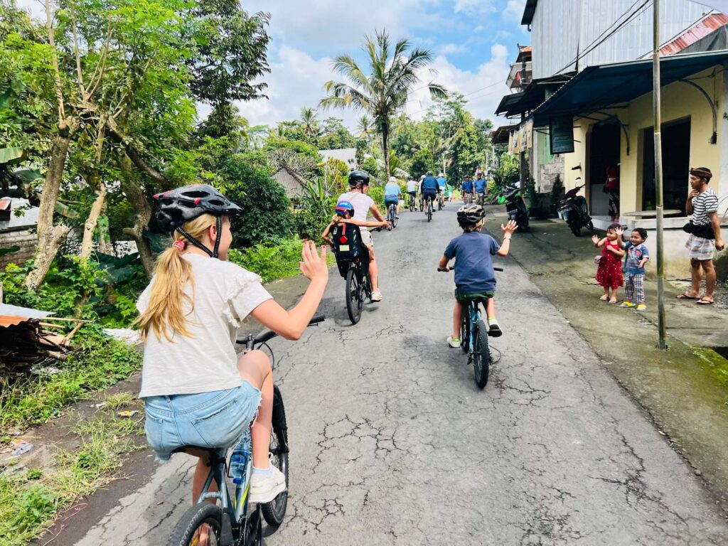 Roadtrip Namibië en Botswana met kinderen fietsen op Bali