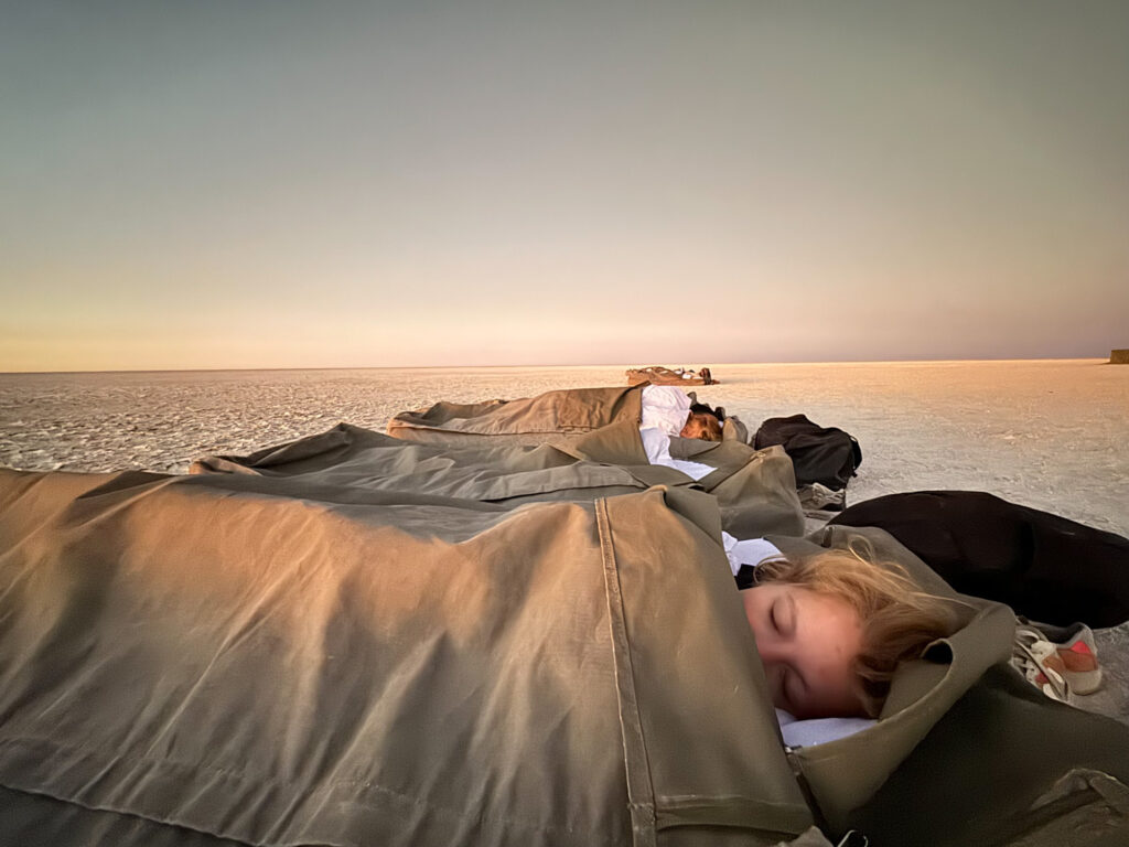 Roadtrip Namibië en Botswana met kinderen slapen in de buitenlucht