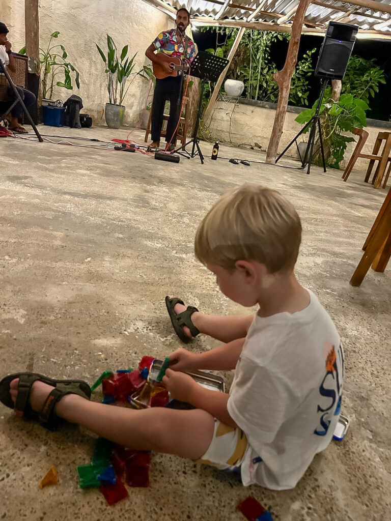 In Sri Lanka met kinderen