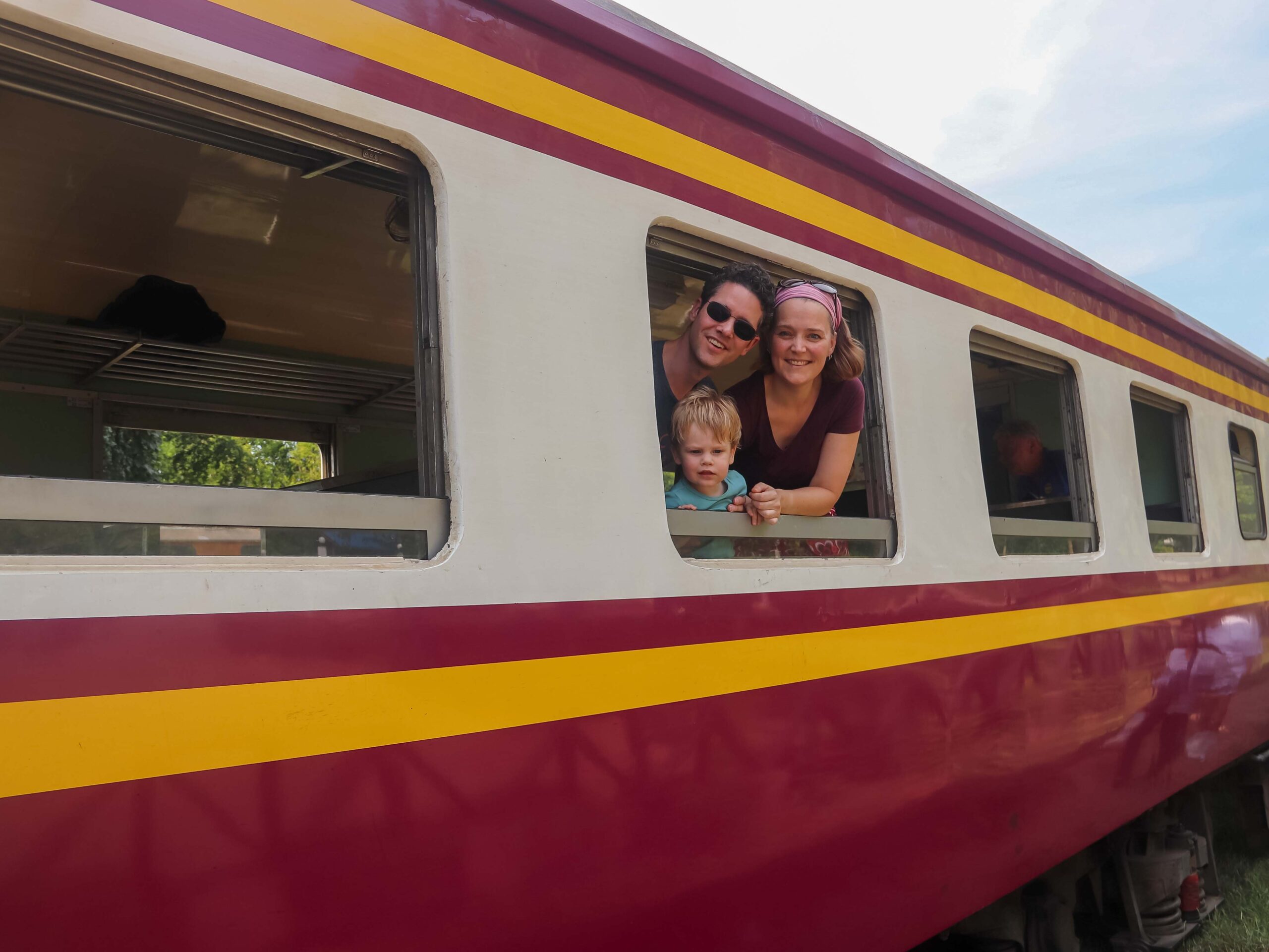 De trein in Thailand met kinderen; een superleuke ervaring