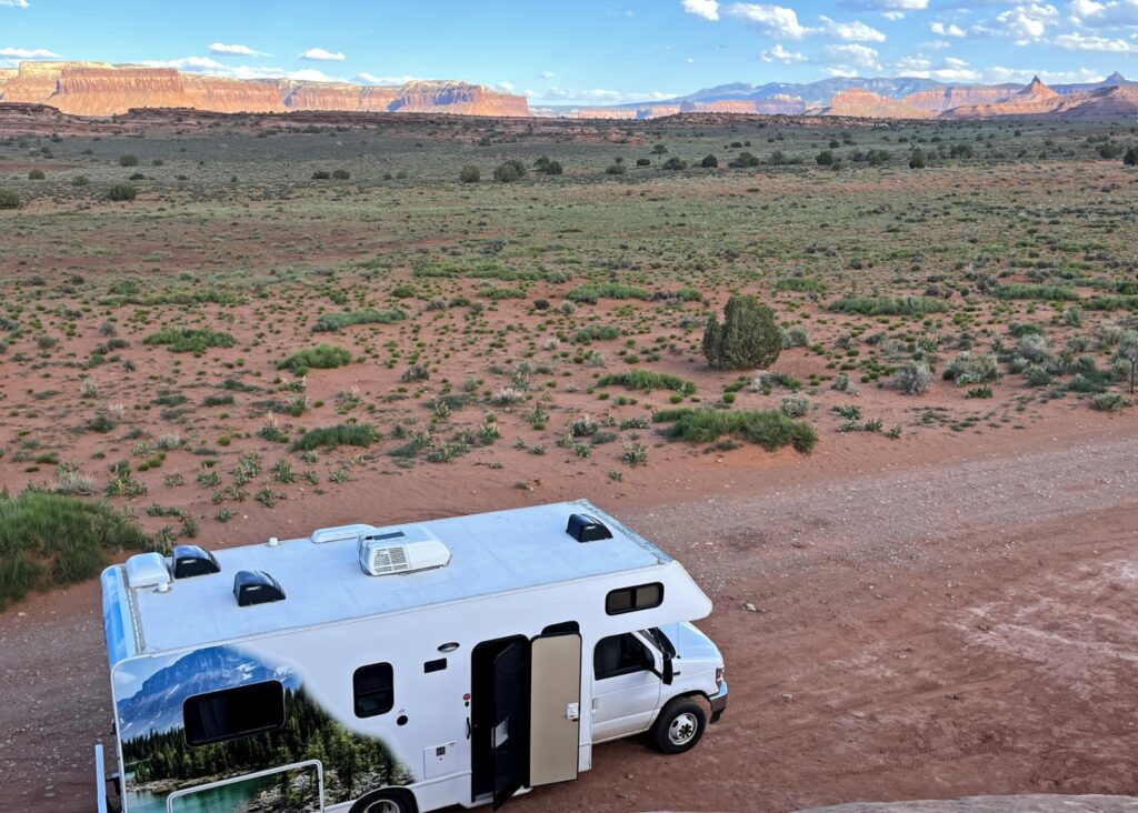 Huurcamper ophalen in Amerika of Canada; alle ruimte om je heen