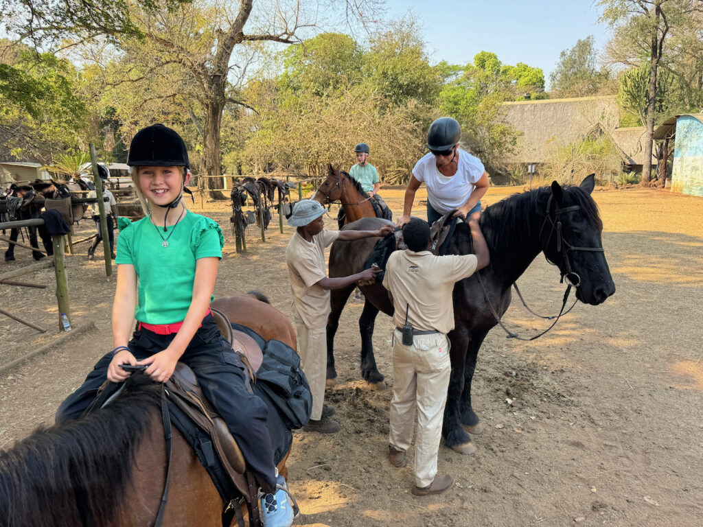 paardrijden in eSwatini; de start van de tocht